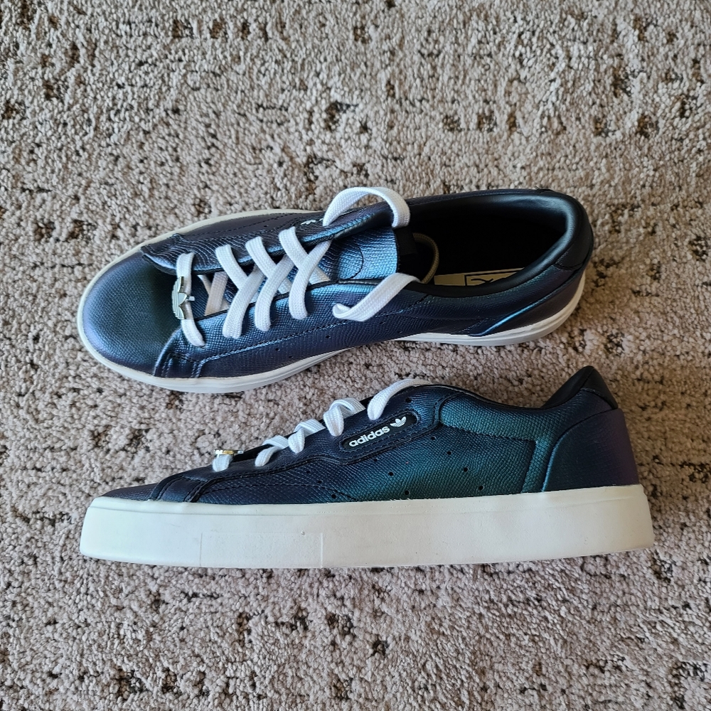Adidas Sneakers